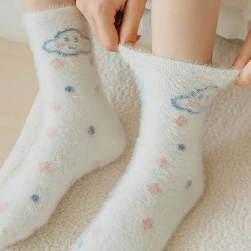 Warm Plush Heart-Print Women's Socks – 5 Pairs