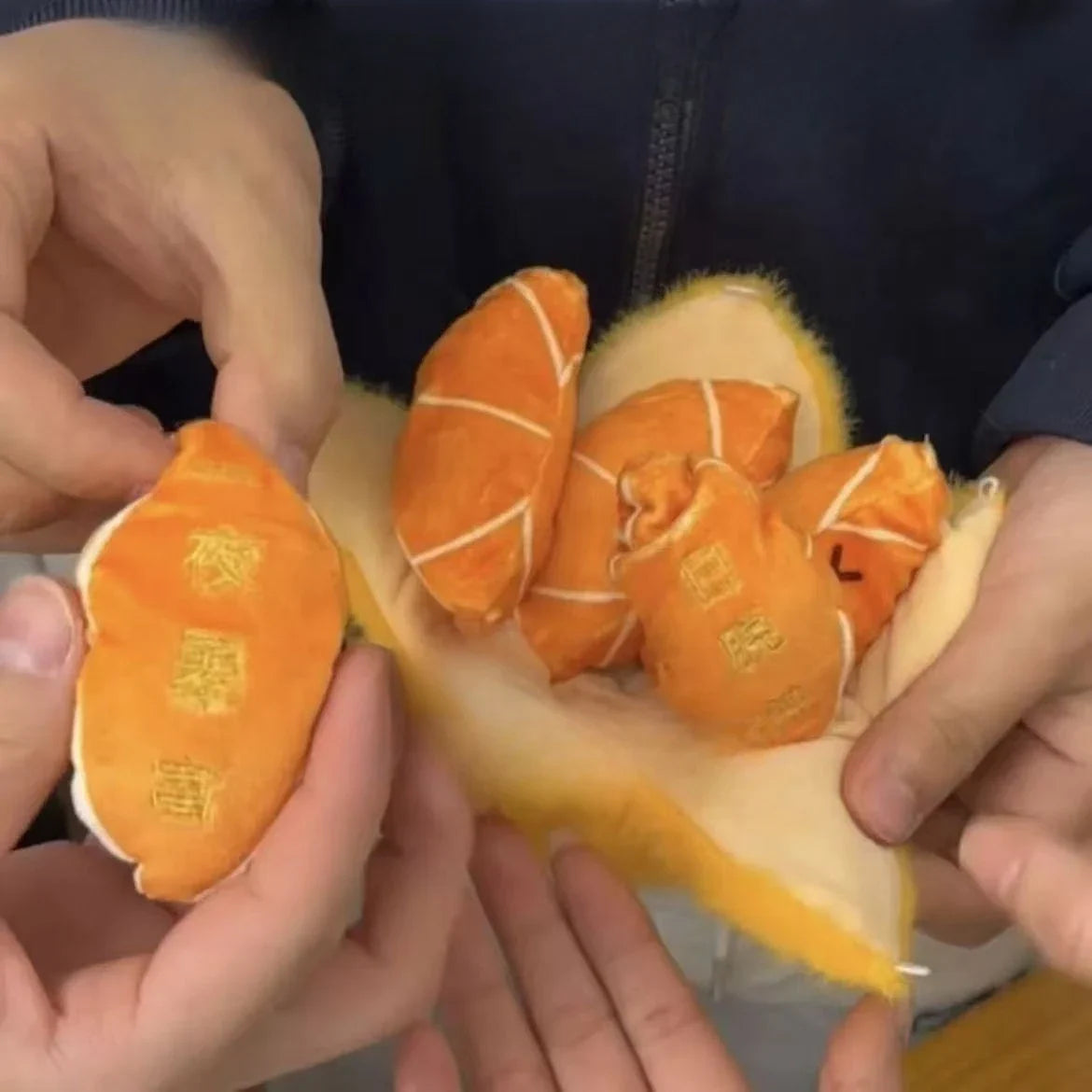 Peelable Orange Plush Keychain – 12 cm