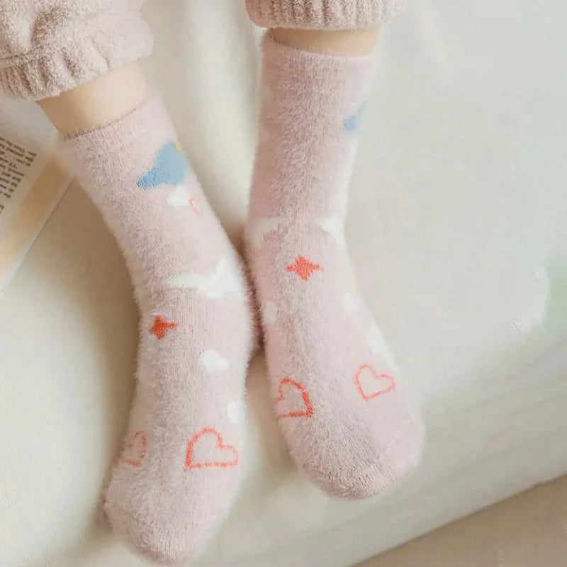 Warm Plush Heart-Print Women's Socks – 5 Pairs