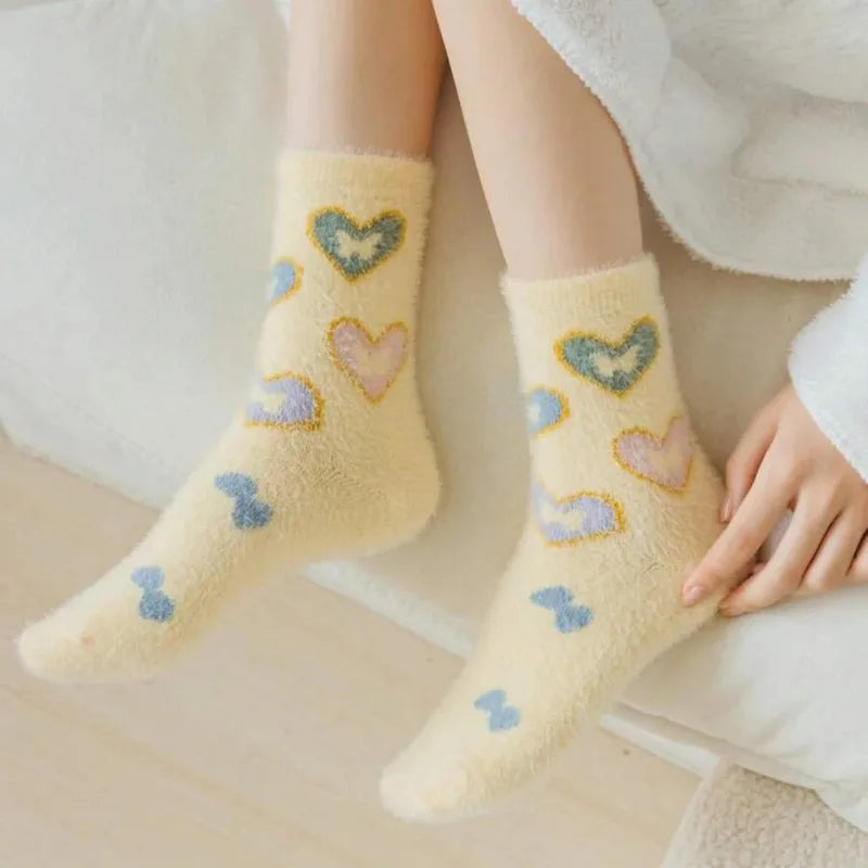 Warm Plush Heart-Print Women's Socks – 5 Pairs